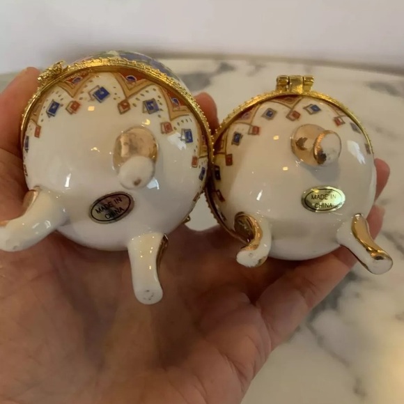 Vintage Egg Shaped Trinkets Set Of 2 Porcelain With Flowers - Picture 4 of 13